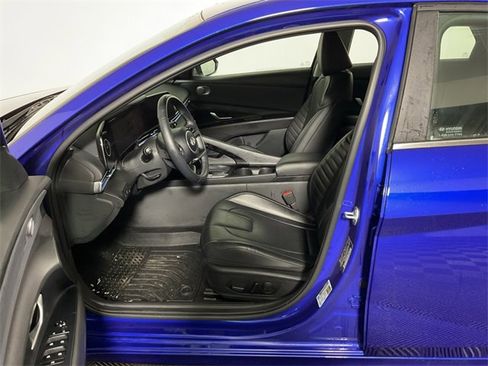 Used 2024 Hyundai Elantra Limited image 20