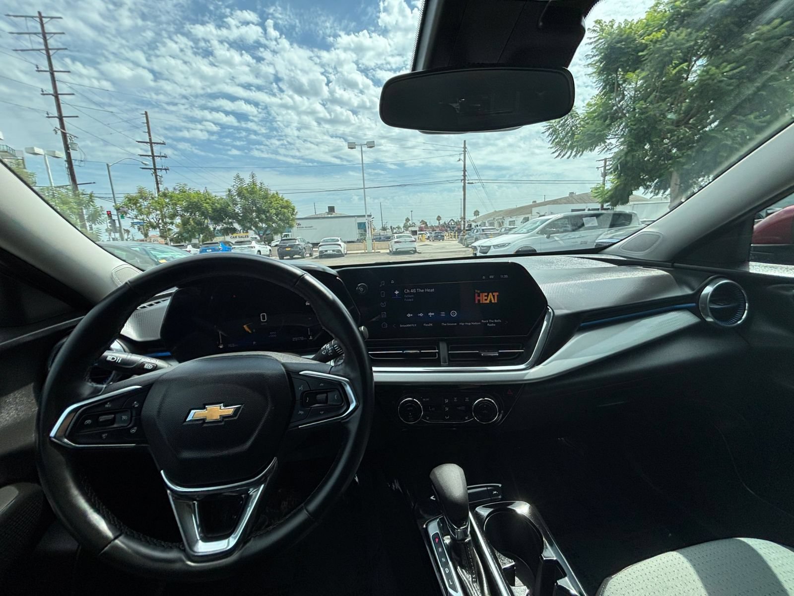 Used 2025 Chevrolet Trax LT w/ LT Convenience Package FWD image 59