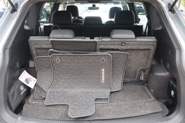 Used 2022 Volkswagen Tiguan SE R-Line FWD image 24
