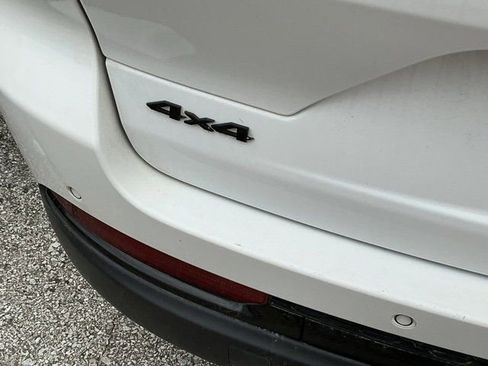 Used 2024 Jeep Grand Cherokee Altitude image 8