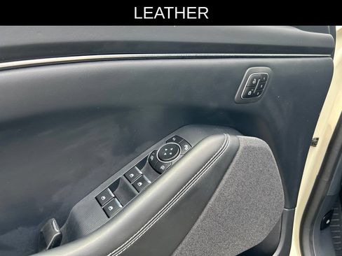 Used 2025 Ford Mustang Mach-E Premium RWD image 12