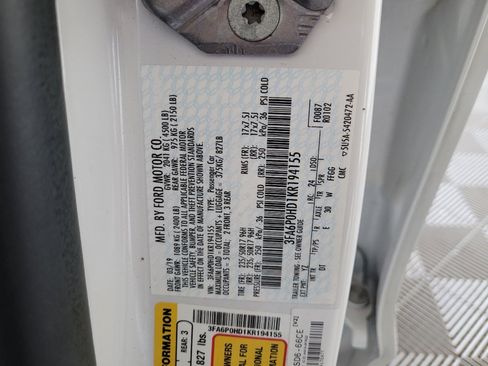Used 2019 Ford Fusion SE FWD image 33