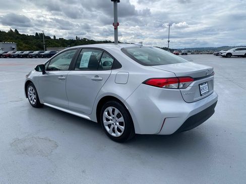 Used 2024 Toyota Corolla LE FWD image 6