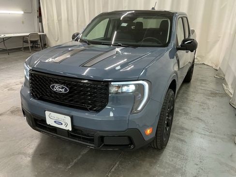 New 2026 Ford Maverick Lariat w/ Black Appearance Package image 9