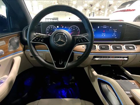 Used 2025 Mercedes-Benz GLE 450 4MATIC Coupe image 6