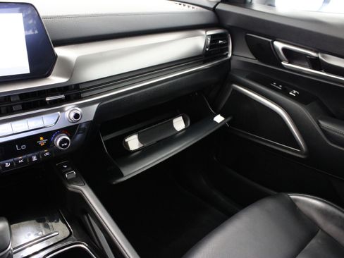 Used 2025 Kia Telluride S FWD image 25
