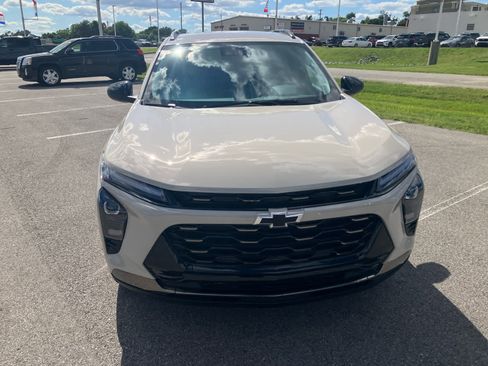 New 2026 Chevrolet Trax ACTIV w/ Driver Confidence Package FWD image 2