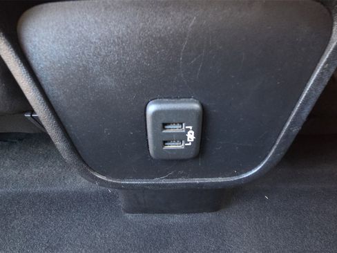 Used 2020 Chevrolet Equinox LT image 25