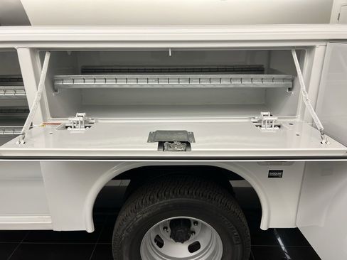 New 2025 Ford F350 XL w/ XL Chrome Package image 28