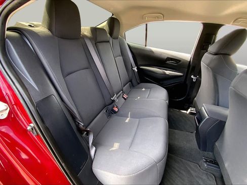 Used 2022 Toyota Corolla LE FWD image 19