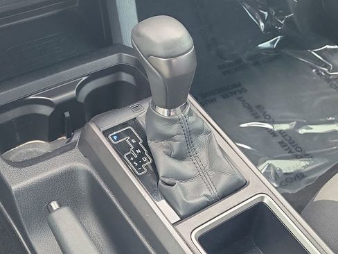 Used 2022 Toyota Tacoma TRD Sport w/ Technology Package RWD image 29