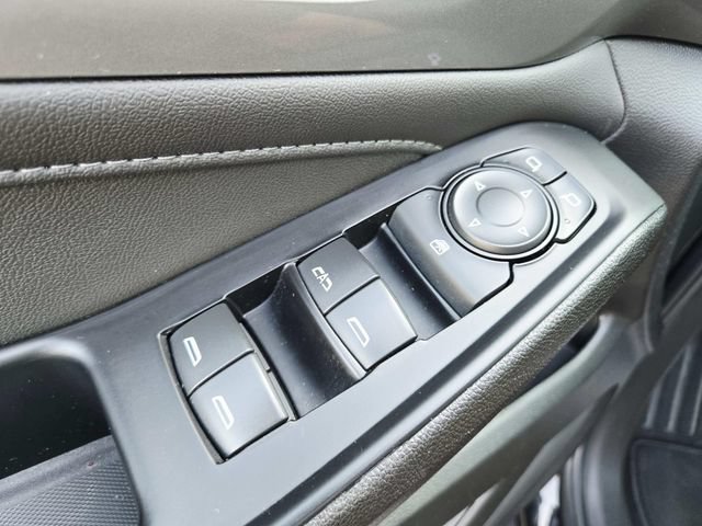 Used 2023 Chevrolet Traverse LT FWD image 34