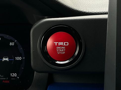 Used 2025 Toyota Tacoma TRD Off-Road image 28