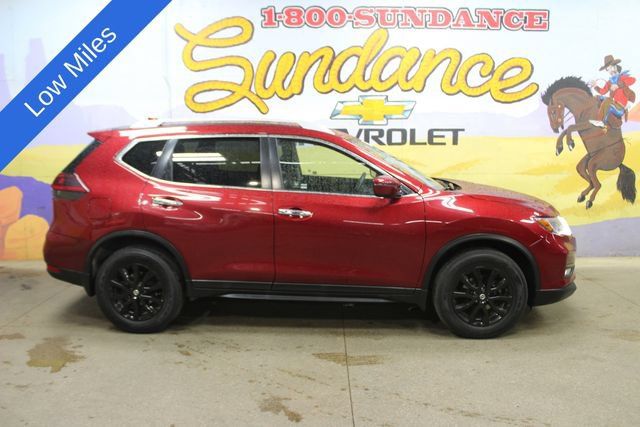 Used 2019 Nissan Rogue SV AWD/4WD image 1