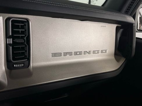Used 2025 Ford Bronco Outer Banks image 23