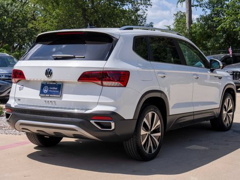 Certified 2023 Volkswagen Taos SE FWD image 5