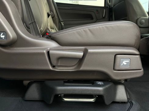 Certified 2024 Honda Odyssey EX-L image 35