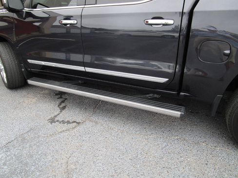 Used 2023 Chevrolet Silverado 1500 High Country w/ Technology Package AWD/4WD image 24