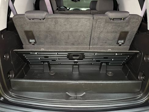 Used 2016 GMC Yukon SLE w/ HD Trailering Package image 17