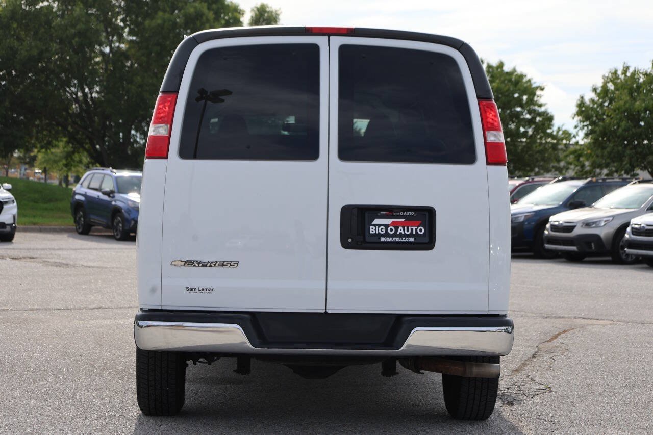 Used 2019 Chevrolet Express 3500 LT w/ LT Preferred Equipment Group RWD image 10