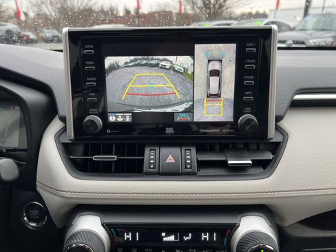 Used 2019 Toyota RAV4 Limited image 19