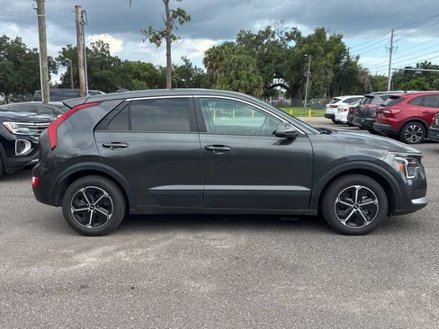 Used 2025 Kia Niro LX FWD image 6