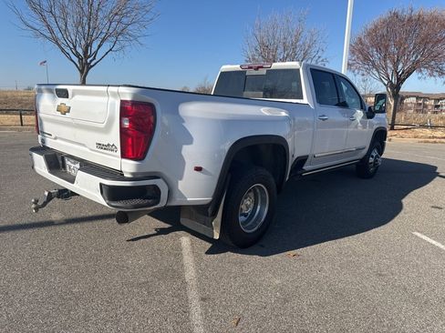 Used 2024 Chevrolet Silverado 3500 High Country w/ High Country Premium Package image 4