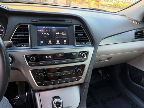 Used 2017 Hyundai Sonata Sport w/ Value Edition Package 02 FWD image 13