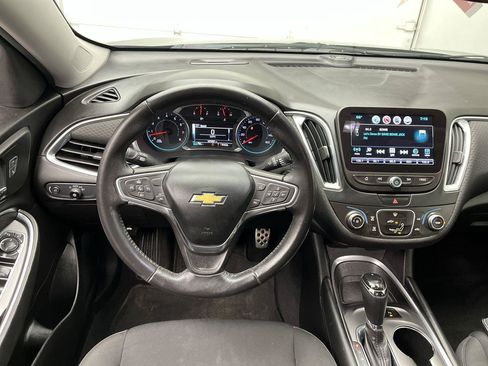 Used 2016 Chevrolet Malibu LT FWD image 12