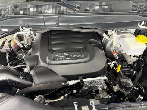 Used 2025 RAM 2500 Big Horn AWD/4WD image 24
