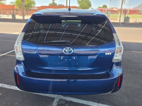 Used 2014 Toyota Prius V Two FWD image 4