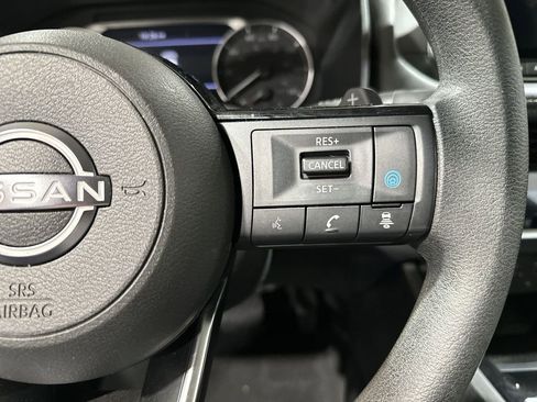 Used 2022 Nissan Rogue SV image 30