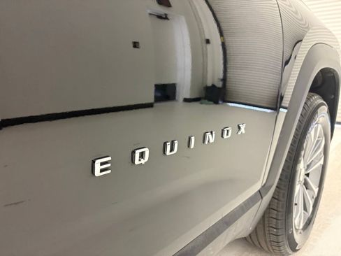 Used 2025 Chevrolet Equinox LT AWD/4WD image 21