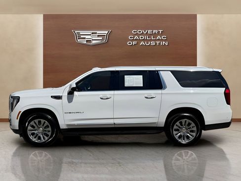 Used 2025 GMC Yukon XL Denali AWD/4WD image 4