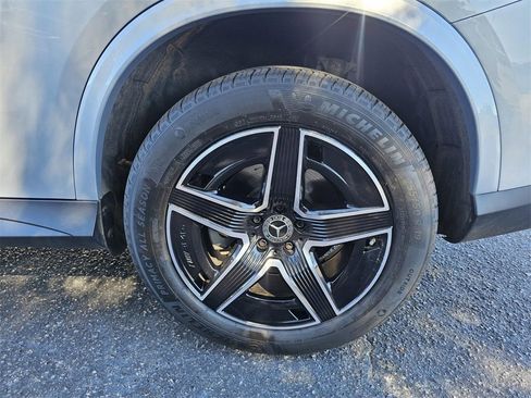 Certified 2025 Mercedes-Benz GLC 300 4MATIC image 11