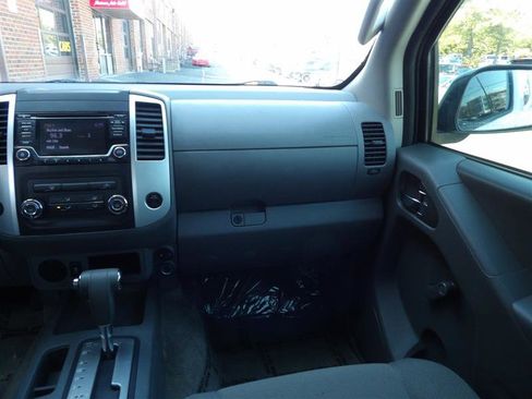 Used 2018 Nissan Frontier S image 19