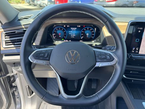 Used 2026 Volkswagen Atlas SE FWD image 19