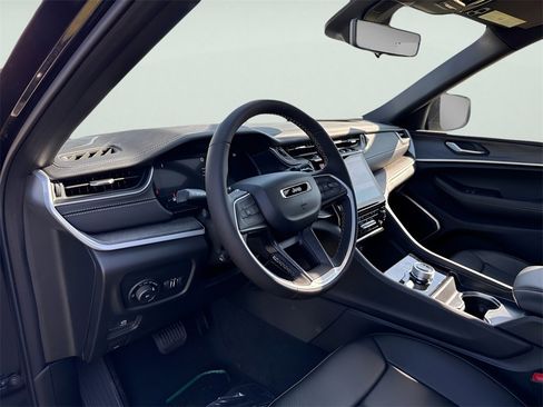 New 2025 Jeep Grand Cherokee Limited w/ Luxury Tech Group II image 20