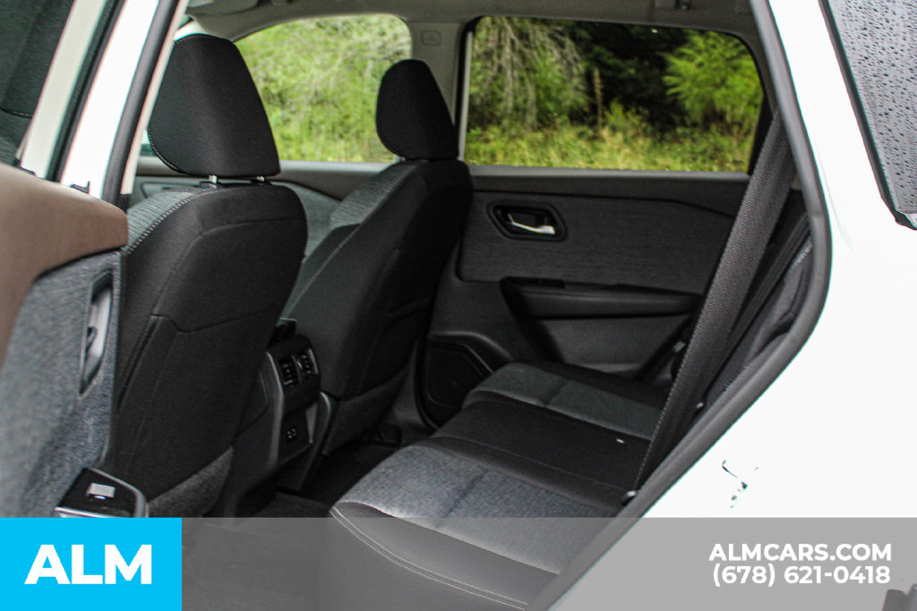 Used 2023 Nissan Rogue SV FWD image 17