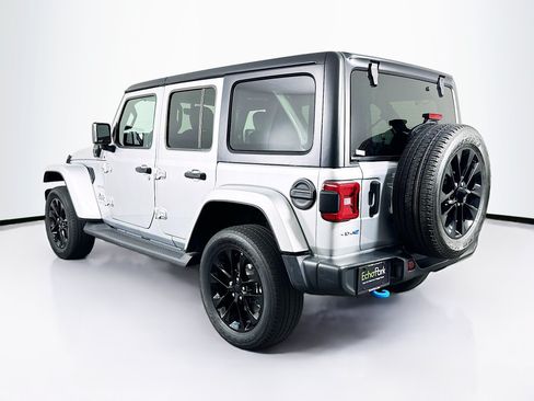 Used 2023 Jeep Wrangler Unlimited Sahara w/ Cold Weather Group AWD/4WD image 5