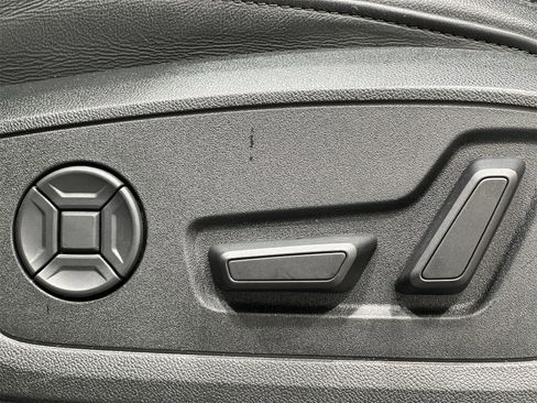 Used 2025 Audi Q3 2.0T Premium image 12