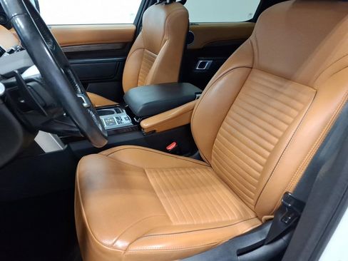 Used 2019 Land Rover Discovery HSE Luxury image 18