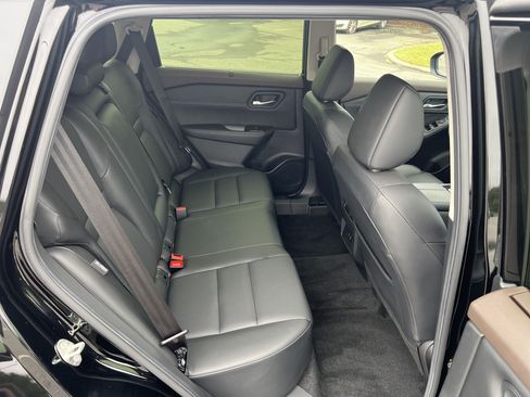 Certified 2023 Nissan Rogue SV w/ SV Premium B Package AWD/4WD image 16