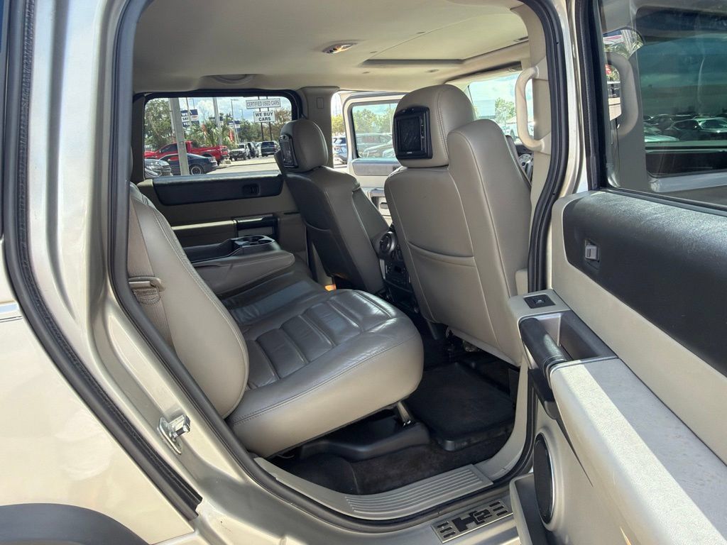 Used 2003 HUMMER H2 w/ Preferred Equipment Group AWD/4WD image 10