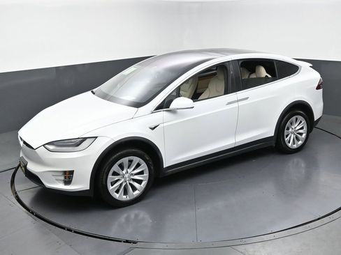 Used 2021 Tesla Model X Long Range image 44