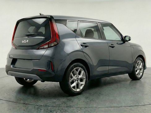 Used 2025 Kia Soul LX w/ LX Technology Package FWD image 9