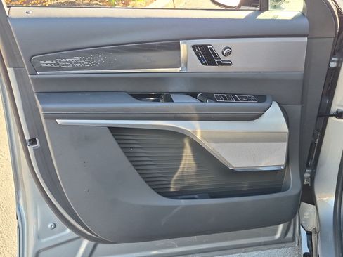 Used 2026 Cadillac Vistiq Platinum w/ LPO, Floor Liner Package AWD/4WD image 14