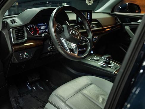 Used 2018 Audi Q5 2.0T Premium w/ Convenience Package AWD/4WD image 9