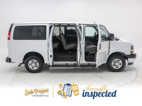 Used 2023 Chevrolet Express 3500 LT w/ LT Preferred Equipment Group image 3