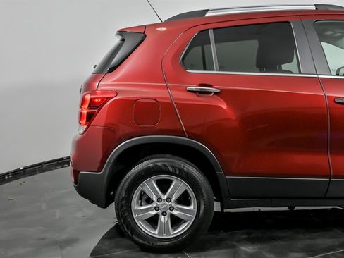 Used 2020 Chevrolet Trax LT w/ Driver Confidence Package AWD/4WD image 11